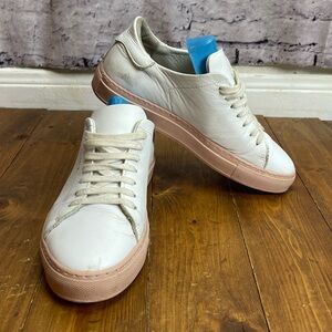 Axel Arigato clean 90 leather sneakers white with pink soles size 37 6.5